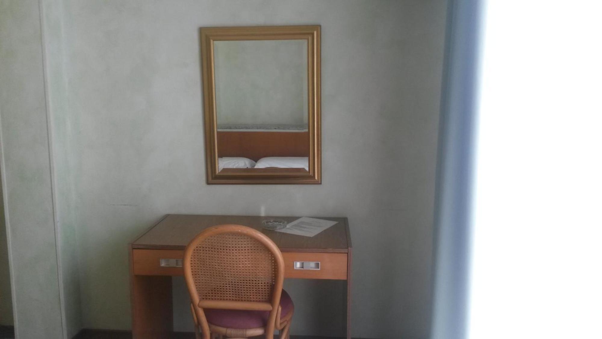 Hotel Mirabello Sirmione Quarto foto