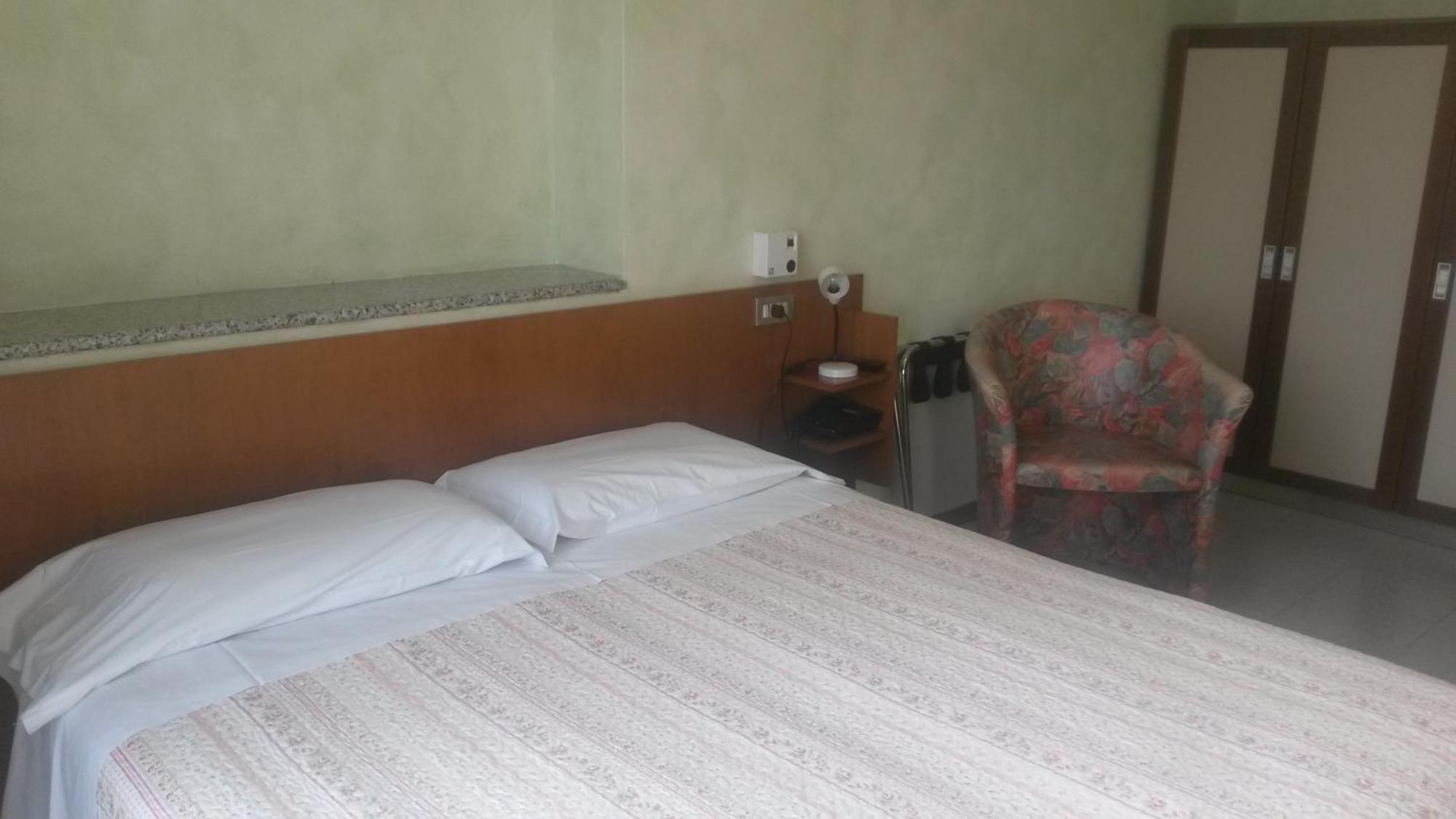 Hotel Mirabello Sirmione Quarto foto